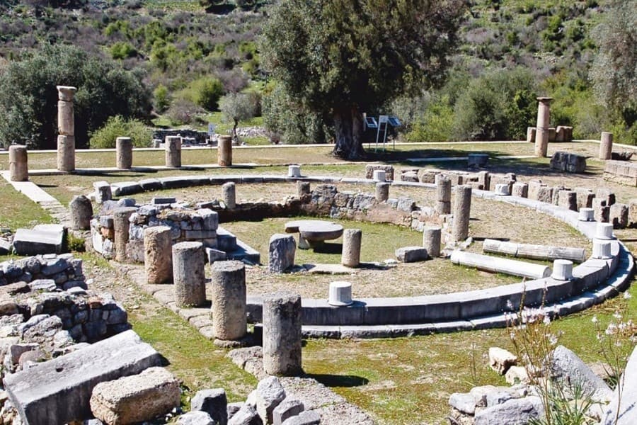 Kaunos Antik Kenti ve Tapınak