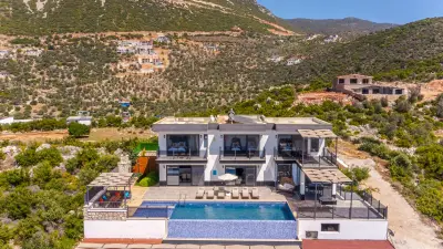 villa-gunes-93