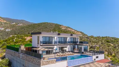 villa-gunes-95