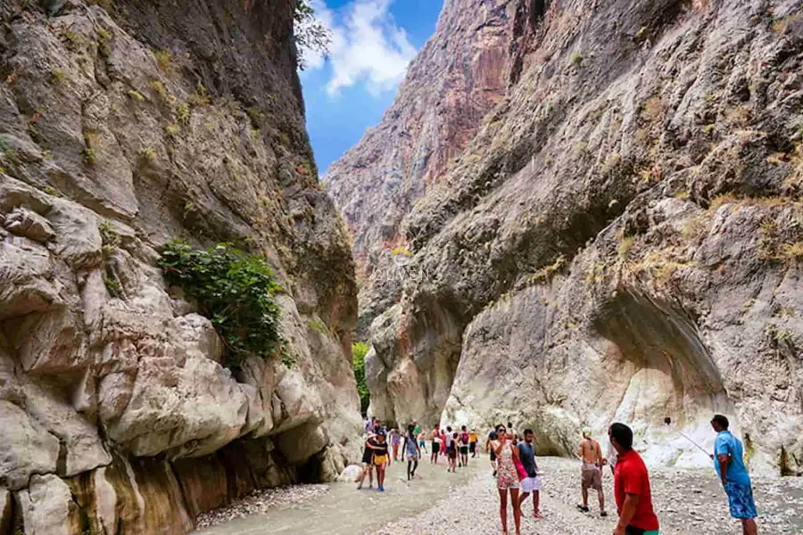 Saklıkent Kanyonu: Antalya'nın Doğal Harikasında Macera ve Huzur
